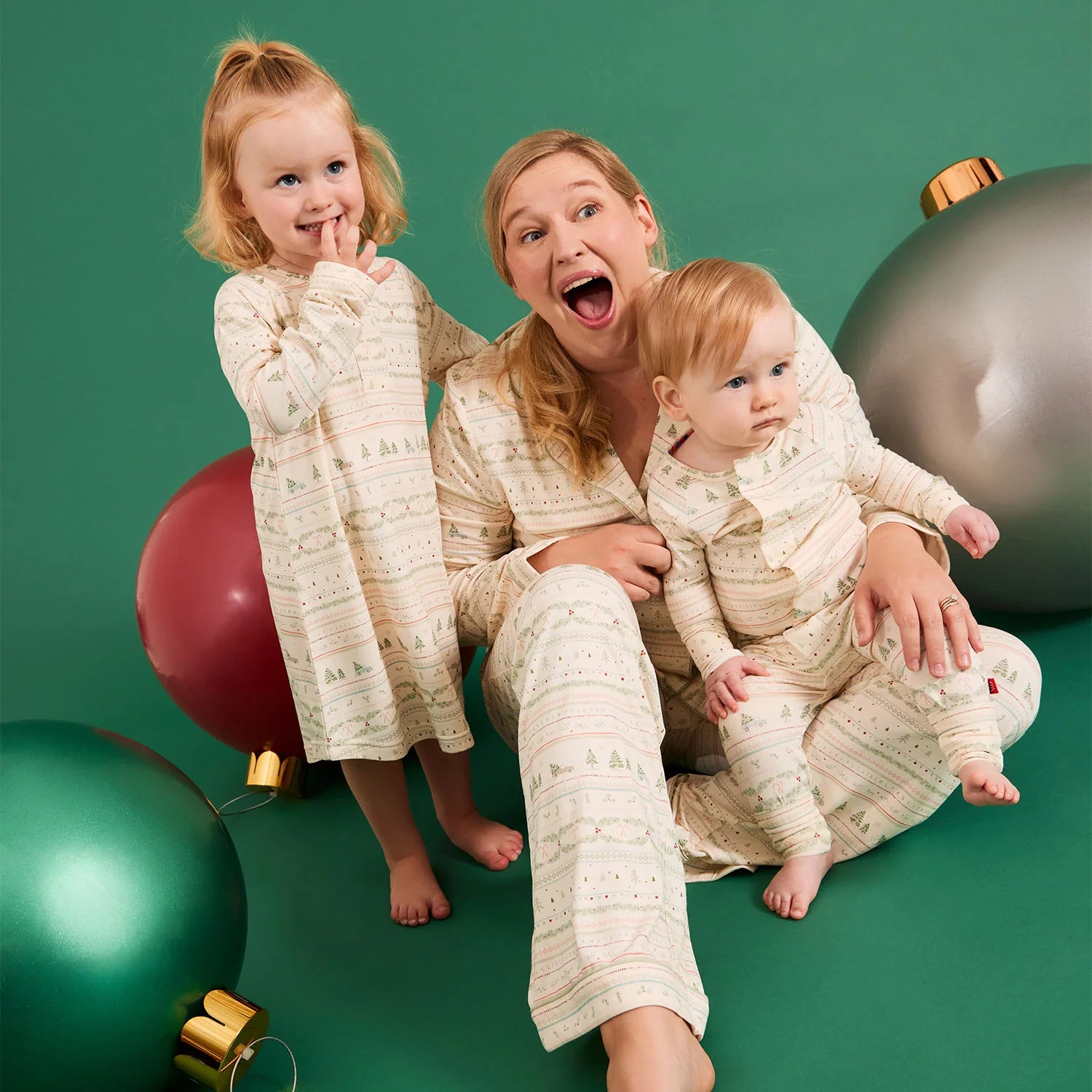 Women's Time of Wonder Magnetic Pj Set