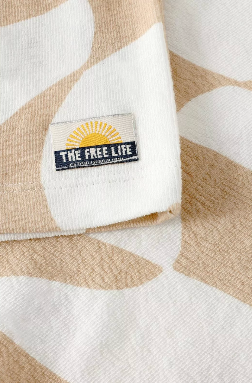 Wavy Beige Tee